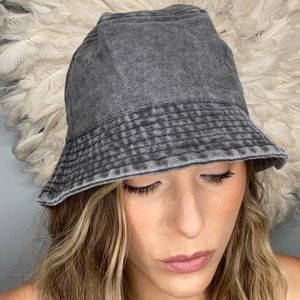 NWOT Grey Y2K Bucket Hat